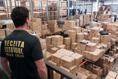 Nos galp&otilde;es foram encontradas mercadorias sem a devida documenta&ccedil;&atilde;o fiscal avaliadas em R$ 90 milh&otilde;es -  (crédito: Divulga&ccedil;&atilde;o)