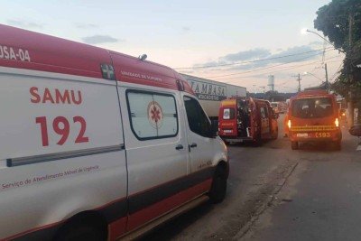 A vítima sofreu ferimentos graves e morreu na avenida da Grande BH -  (crédito: Corpo de Bombeiros/Reprodução)