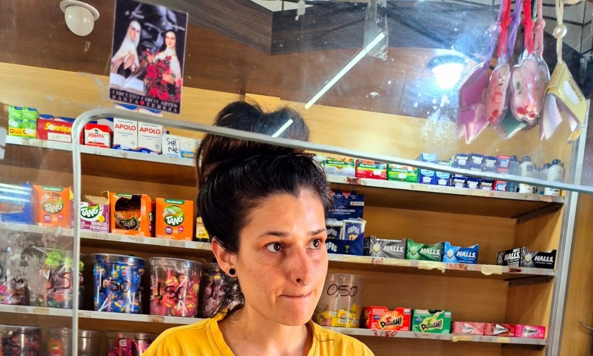  Segundo a padeira Geovana, a água chegou a subir até a altura do joelho-Jair Amaral/EM/D.A.Press