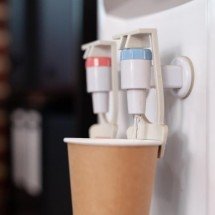 Falta de higiene pode contaminar água de bebedouros, aponta estudo - Freepik