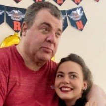 Filha grávida de Gerson Breener enfrenta 18h de ônibus para velório em SP