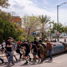 Duração da queda de juros será decidida com o tempo diante de incerteza com guerra, diz Copom - MAYA LEVIN / AFP