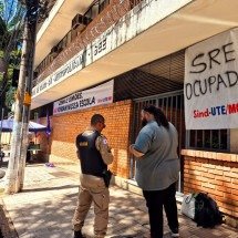 MG: sindicato da Educação protesta contra leilão de 95 escolas  - Jair Amaral/EM/D.A. Press