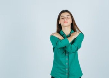 A dor continua existindo para quem a sente e passa a pesar também sobre quem decide tomá-la para si -  (crédito: Freepik)