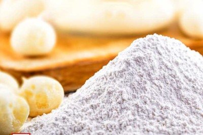 <span style='font-weight: 400;'>O polvilho é um derivado da mandioca, amplamente utilizado na culinária brasileira, especialmente em receitas tradicionais como o pão de queijo e o biscoito de polvilho. Ele é obtido a partir da extração e decantação do amido presente na raiz, passando por um processo de secagem que resulta em um pó fino e branco. </span> -  (crédito: Reprodução do Instagram @daterraazambuja)