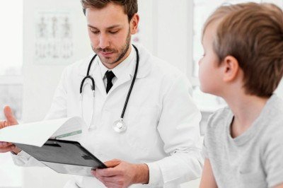 A orientação é que pais agendem uma consulta quando houver suspeita de algo errado -  (crédito: Freepik)