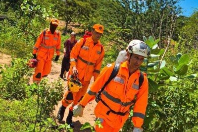 Busca por idoso desaparecido em Pedras de Maria da Cruz encerra no seu 9° dia  -  (crédito: Corpo de Bombeiros/Divulgação)