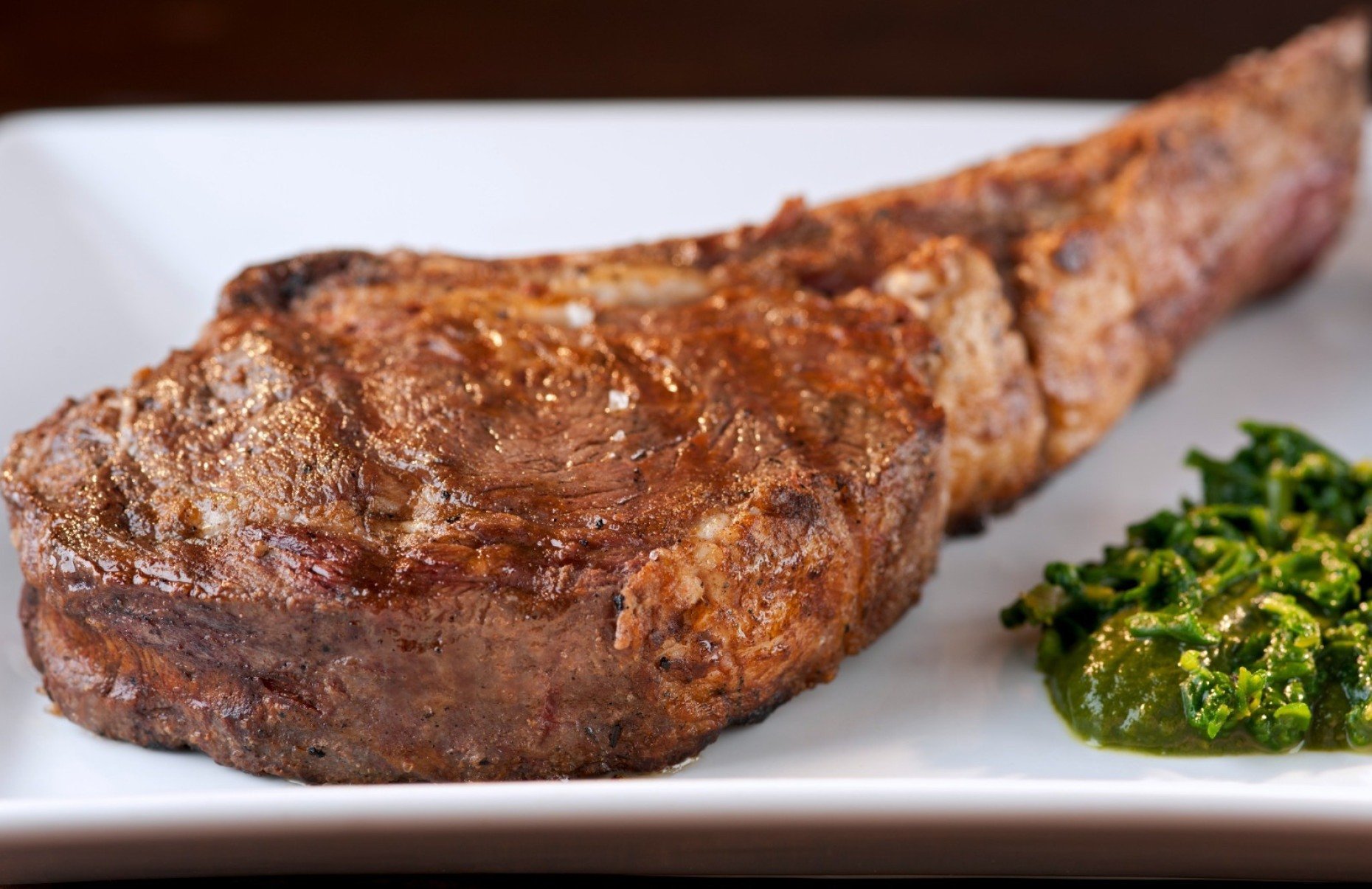 Giuseppe Grill: prime rib marinado por 24 horas, selado e assado lentamente 