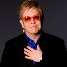 Elton John celebra aniversário com carreira marcada por sucessos mundiais - Divulgação