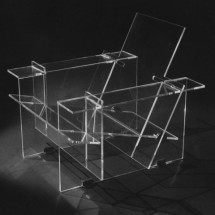 Transparência e durabilidade: saiba por que o acrílico é muito utilizado nas áreas da arquitetura e da saúde - Gavin Allanwood/Unsplash