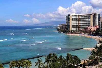 Fundada em 1845, a cidade de Honolulu é conhecida por sua beleza natural, incluindo praias como Waikiki, e por sua importância histórica como capital do Reino Havaiano e, posteriormente, do estado americano.  -  (crédito: Imagem de Cleo Maranski por Pixabay)