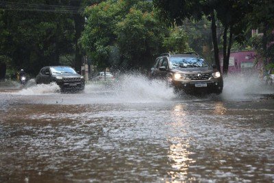 Chuvas de volume entre 20 e 30mm podem atingir a capital mineira -  (crédito: Marcos Vieira /EM/DA. Press)