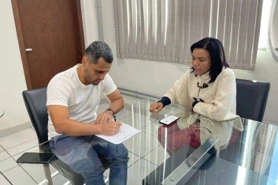 Janete Aparecida assume como primeira prefeita da história de Divinópolis  -  (crédito: REDES SOCIAIS/REPRODUÇÃO)