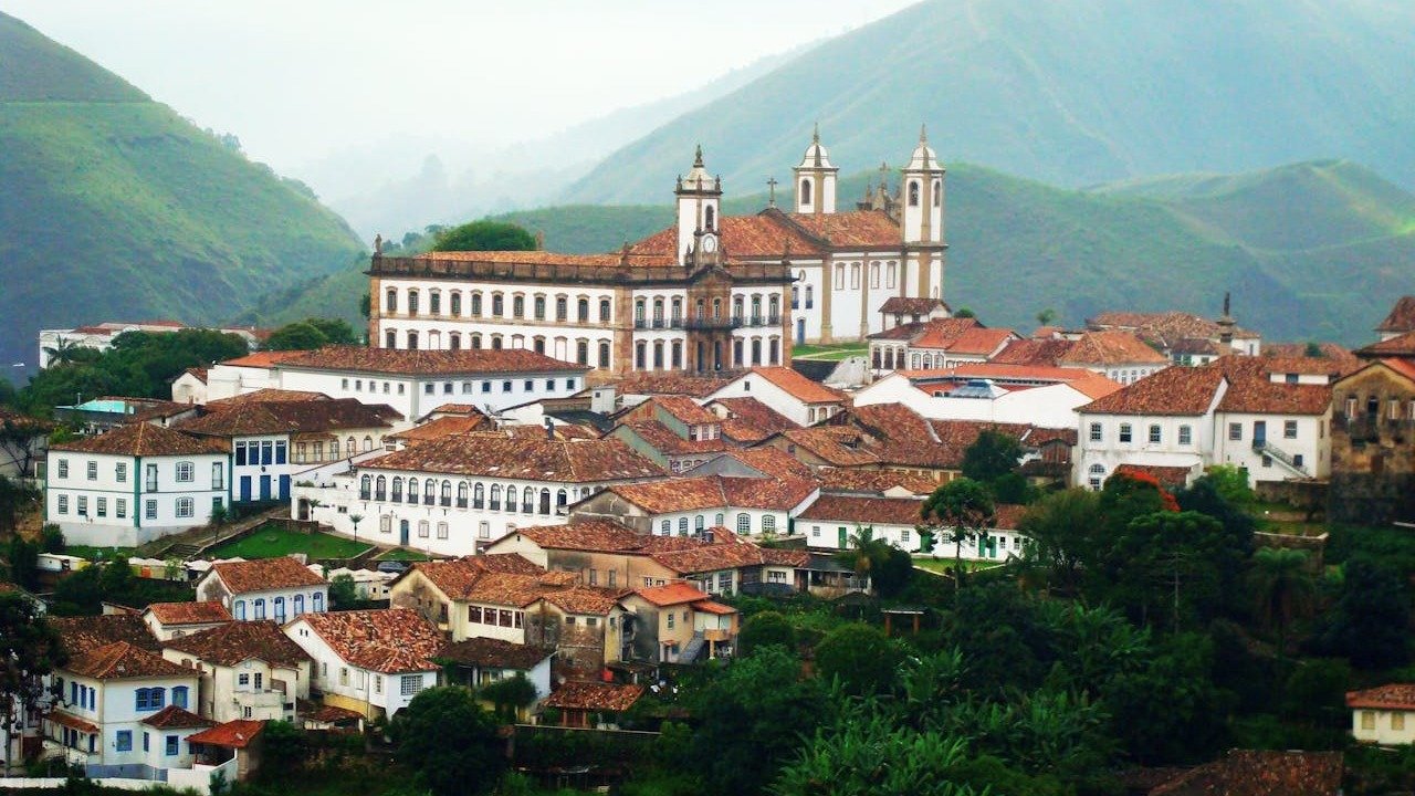 Ouro Preto: a beleza colonial da cidade hist&oacute;rica, ideal para um feriado com imers&atilde;o cultural e hist&oacute;rica em Minas Gerais. -  (crédito: Jose Antonio Lob&atilde;o/ Pexels)