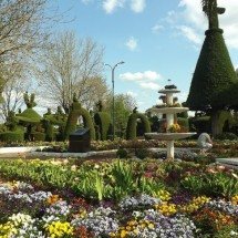Praça ‘mais bela do Rio Grande do Sul’ tem mais de 200 esculturas em árvores esculpidas por jardineiro de quase 90 anos - Panoramio - Larissa Fraga