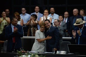 Marília Campos (PT) passou o comando da Prefeitura de Contagem para o vice, Ricardo Faria (PSD) -  (crédito: Túlio Santos/EM/D.A Press)