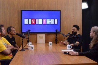 Marcos Resende e Flávio Freitas (ambos à direita) falam ao Divirta-se sobre a história da banda mineira Pesta -  (crédito: Tulio Santos/EM/D.APress)