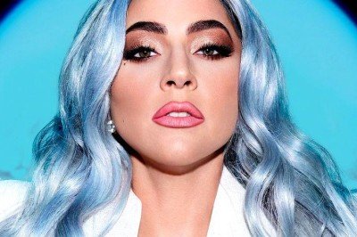 Entre figurinos extravagantes, performances memoráveis e constantes reinvenções, Lady Gaga, que comemora aniversário dia 28 de março, construiu uma das trajetórias mais singulares da música pop contemporânea. - 