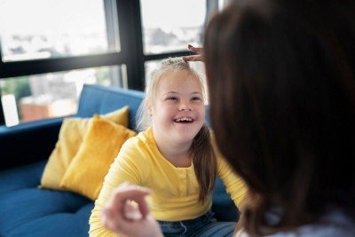 Crianças com síndrome de Down são amorosas, alegres e inteligentes -  (crédito: Freepik)