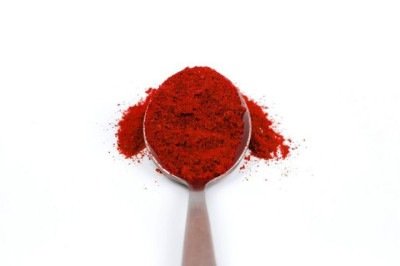 Muito utilizada na culinária europeia, especialmente em pratos da Hungria e da Espanha, a páprica é um tempero em pó produzido a partir da moagem de pimentões vermelhos secos. -  (crédito: Volodymyr Hryshchenko/Unsplash)