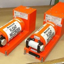 Por que a caixa-preta é laranja? Veja curiosidades sobre esse dispositivo de segurança que revolucionou a aviação -   Reprodução/Transportation Safety Board of Canada