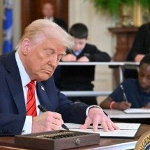 Cédulas de dólar terão assinatura de Trump - AFP