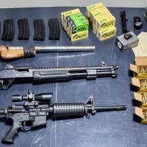 Homem é preso com arsenal de guerra em casa no interior de MG - PMMG/Reprodução