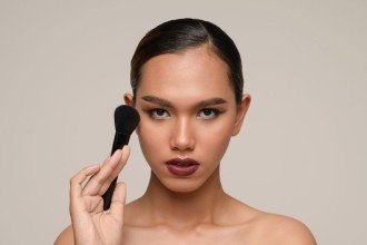 Make: vale a pena investir em um pó para a área dos olhos?