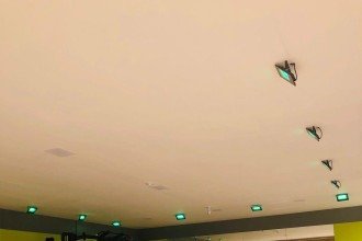 O protocolo integra musculação e treinamento funcional em um ambiente sensorial -  (crédito: 4BeachGYM/Divulgação)