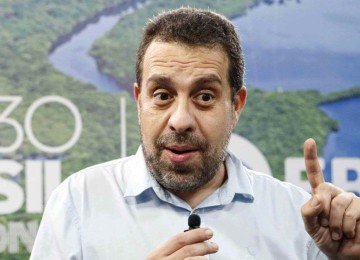 Guilherme Bulos considera 'um absurdo' cobrança de taxa de retenção da Uber -  (crédito: Bruno Peres/Agência Brasil)