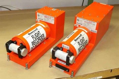 Objeto sempre muito citado quando acontece um acidente aéreo, a caixa-preta dos aviões é um dispositivo de registro fundamental, projetado para armazenar dados técnicos e diálogos da cabine durante um voo. -  (crédito:   Reprodução/Transportation Safety Board of Canada)