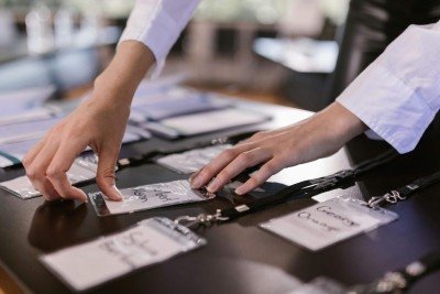 A organiza&ccedil;&atilde;o meticulosa pode ser um tra&ccedil;o de perfeccionismo ou um sintoma de Transtorno Obsessivo-Compulsivo -  (crédito: Pexels)