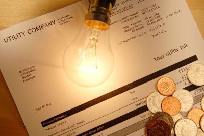 Evite o susto na conta de luz do fim do m&ecirc;s adotando h&aacute;bitos que geram economia de energia. -  (crédito: peepo de Getty Images Signature)