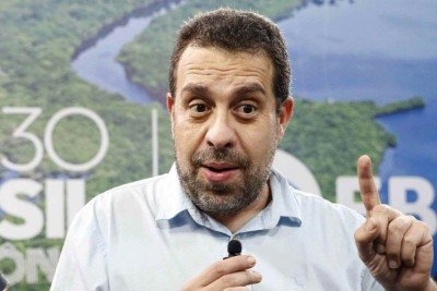 Guilherme Bulos considera 'um absurdo' cobrança de taxa de retenção da Uber -  (crédito: Bruno Peres/Agência Brasil)