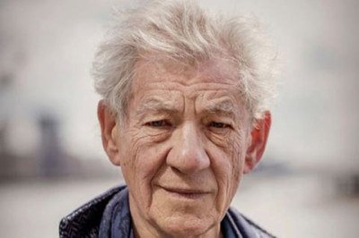 O ator Ian McKellen comentou recentemente que não ficou convencido com o filme 'Hamnet', dirigido por Chloé Zhao. Em entrevista ao jornal 'The Times', o veterano afirmou que “não entendeu muito bem” a proposta da obra.  - 