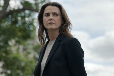 Keri Russell completou 50 anos no dia 23 de março de 2026, e não faltam motivos para ela comemorar. 'A Diplomata', série em que é protagonista, foi renovada para a quarta temporada pela Netflix e é só mais um sucesso em uma extensa lista de trabalhos bem-sucedidos em sua carreira.
 -  (crédito: Divulgação / Netlix)