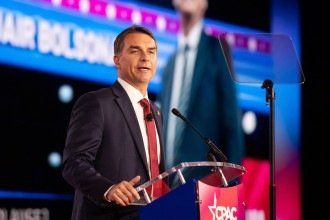 Flávio quer abordar ‘rachadinha’ na pré-campanha e nega irregularidades