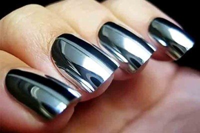 Geralmente, o termo esmalte se refere ao produto cosmético para as unhas. Porém, existe material com a mesma designação para material usado nos campos da técnica e da arte. Veja as diferenças.
 -  (crédito: divulgação)