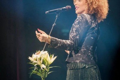 Vanessa da Mata será a principal atração do Festival 'Piano para Todos', marcado para os dias 25 e 26 de abril no Parque Garota de Ipanema, no Arpoador, na Zona Sul do Rio de Janeiro. -  (crédito: Reprodução/@vanessadamata)