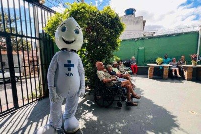 Dia D de vacinação contra a gripe em BH -  (crédito: Edésio Ferreira/EM/D.A Press)