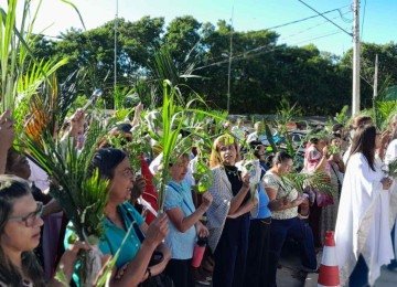 Mais de mil fiéis participam da Procissão de Ramos na Catedral Cristo Rei -  (crédito: GUSTAVO WERNECK/EM/D.A PRESS)