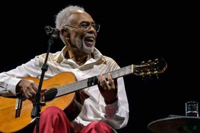 Gil fez neste sábado (28/3) o último show da turnê 'Tempo rei', anunciada como a última de sua carreira, que percorreu Brasil, Argentina e Chile ao longo de um ano -  (crédito: Nelson Almeida / AFP)
