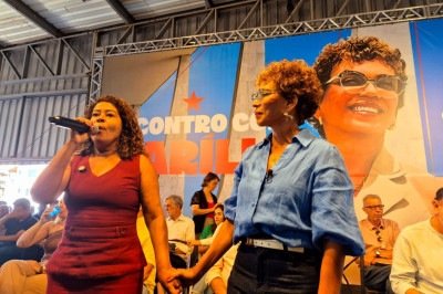 A ex-prefeita de Contagem, Marília Campos, fez, neste domingo (29), um ato a caminho da sua pré-candidatura ao Senado -  (crédito: Ana Mendonça/EM/D.A Press)