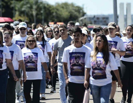 Manifestantes pedem justi&ccedil;a por Rodrigo Castanheira -  (crédito: Minervino Júnior/CB/DA Press)