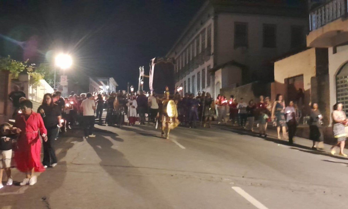 Procissão do Depósito da imagem de Nosso Senhor dos Passos rumo à Capela Nossa Senhora do Carmo em Santa Luzia, Região Metropolitana de BH-Gustavo Werneck/EM/D.A Press