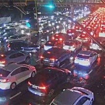 Nó no trânsito: lugares pelo mundo com movimento caótico de veículos -  Reprodução de vídeo TV Globo