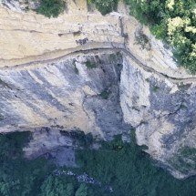 Estrada em penhasco na China foi construída pelos próprios moradores - Reproduc?a?o/YouTube