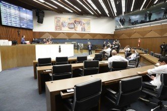 Vereadores discutem o PL da Verticalização em sessão marcada por embates sobre moradia, mobilidade e impacto urbano no Centro de BH -  (crédito: Denis Dias/CMBH)