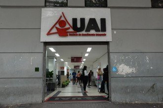 Apesar da promessa de expansão da rede e da alta demanda, usuários relatam problemas como demora, falhas no sistema e dificuldades no atendimento -  (crédito: Credito: Tulio Santos/EM/D.A. Press.)