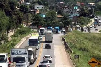 Trecho da BR-381, com grande engarrafamento, na saída de Belo Horizonte (MG) para Vitória (ES), em 22/9/26 -  (crédito: Jair Amaral/EM/Press)